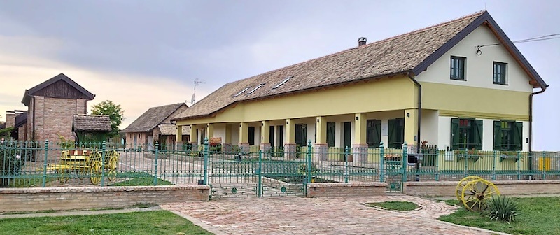 Vrgorac - grad-vrgorac.net - Putovanja - Dvori 1882 - mjesto za opuštanje i vrhunski smještaj za sve one koji posjećuju Baranju
