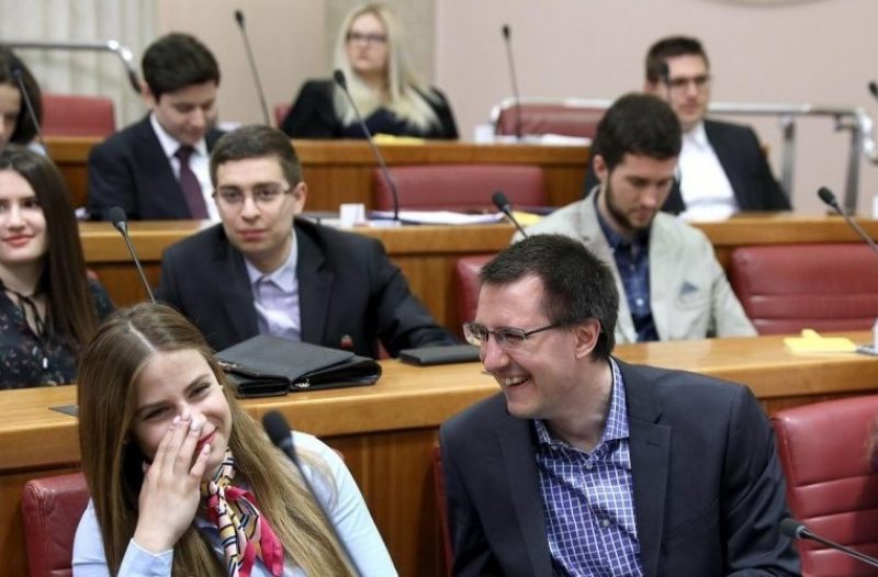 Vrgorac - grad-vrgorac.net - ODLUKA JE PALA, MINISTRICA JAVNO REKLA: Evo kolika studentima može biti minimalna satnica